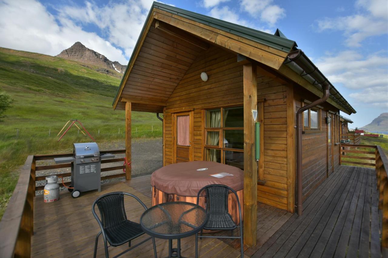 Solbrekka Holiday Homes Mjoifjorthur Екстериор снимка