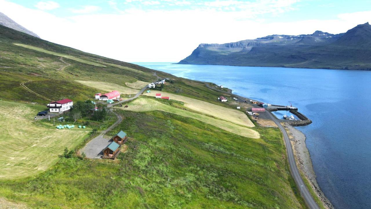 Solbrekka Holiday Homes Mjoifjorthur Екстериор снимка